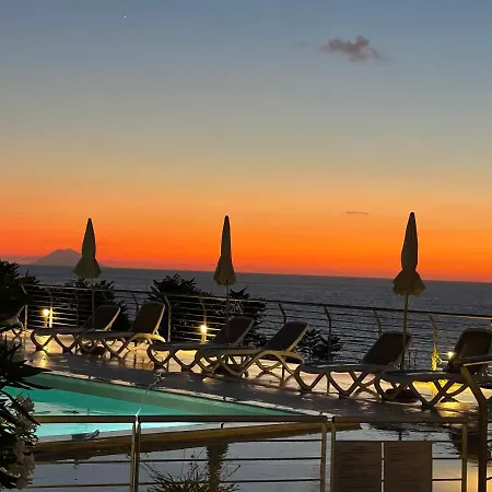 Michelino Aparthotel Parghelia